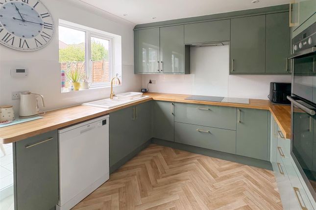 28, Blenheim Drive, Rustington photo 4