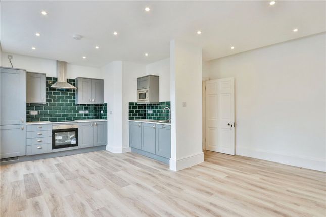 Flat 1, 98, High Street, Dorset photo 2