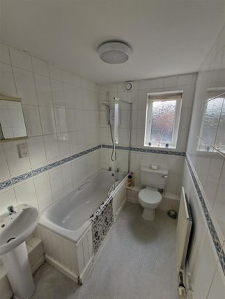 Flat to rent in Meadowbrook Way, Cheadle Hulme, Cheadle