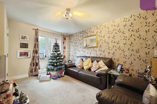 8, Priory Chase, Pontefract photo 2