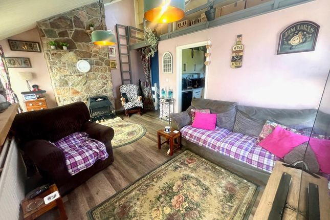 6, Reine Des Pres, Newtown Road, Alderney photo 3
