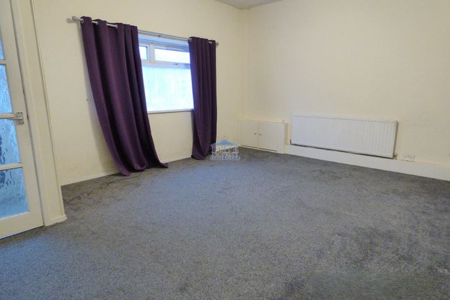 Prince Road, Kenfig Hill photo 4