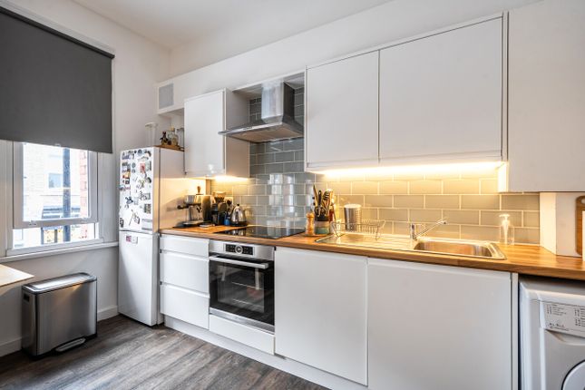 Flat 3, 155, Broadhurst Gardens, London photo 2