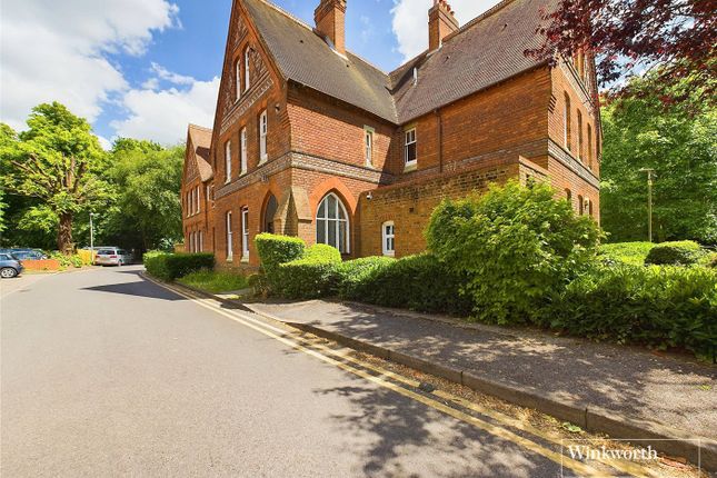 Thumbnail Flat for sale in Haywood Court, Reading, Berkshire