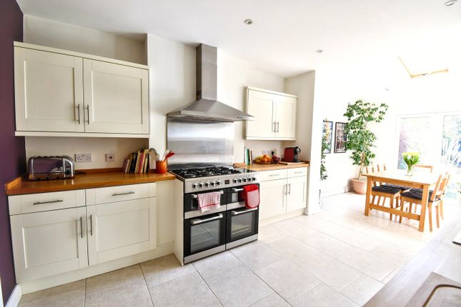 38, Chantry Avenue, Bedford photo 3