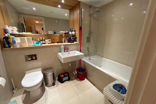 2, Vantage Apartments, London photo 5