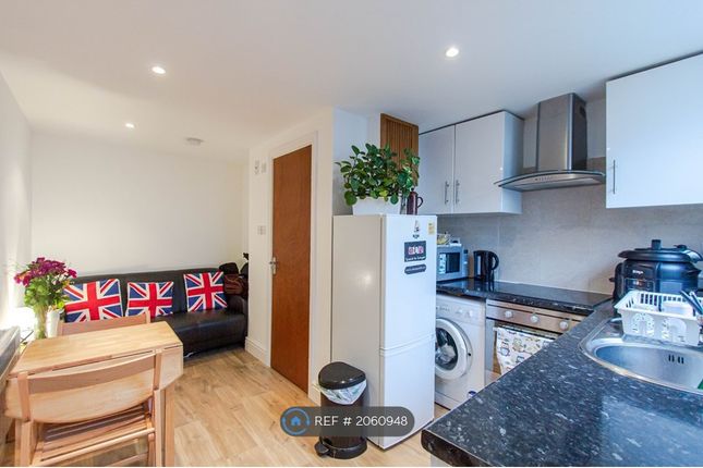 Thumbnail Bungalow to rent in Hallswelle Road, London