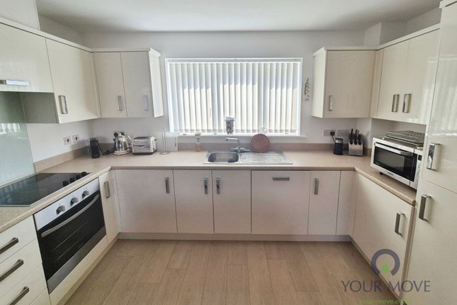 96, Kensington Way, East Sussex photo 2
