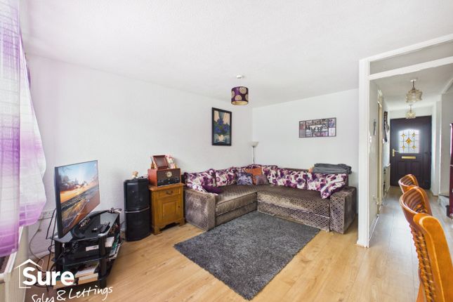 4, Stradbrook Close, Harrow photo 2
