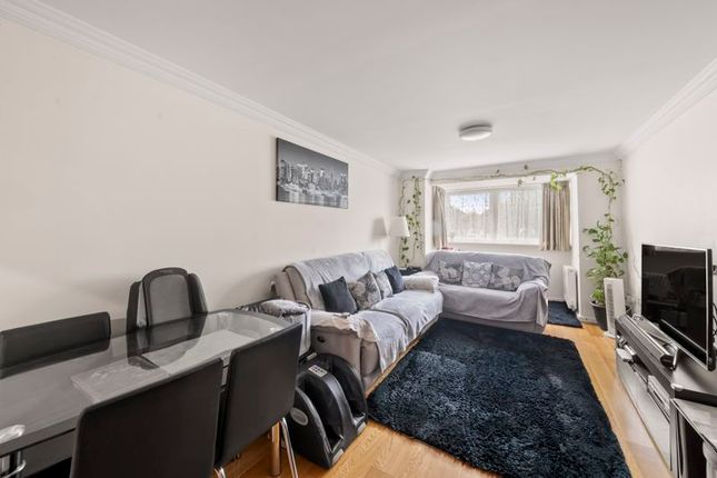Flat 6,, Chestlands Court, 18 Hercies Road, Uxbridge photo 3