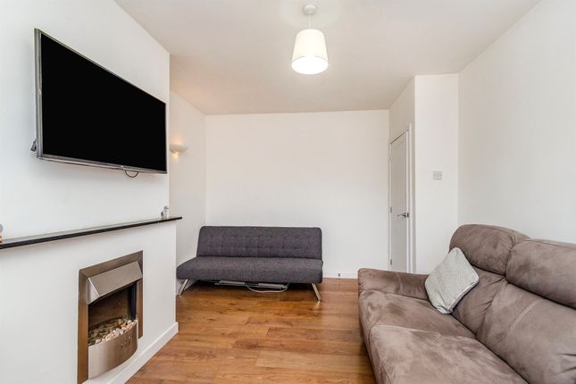 129a, Westacre Crescent, Wolverhampton photo 4