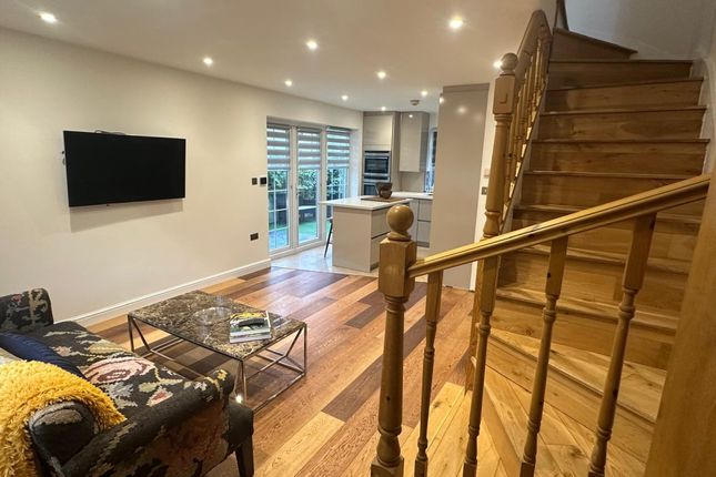 2-bed house on Saint Georges Road, Dagenham, £2,000/mo