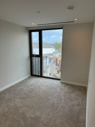 Flat for sale in The Beaumont, Kings Road Park, London