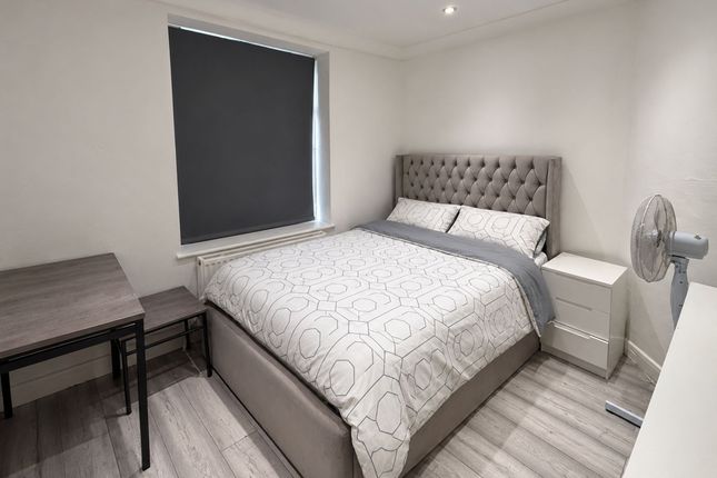 557 Ripple Road, Dagenham photo 3