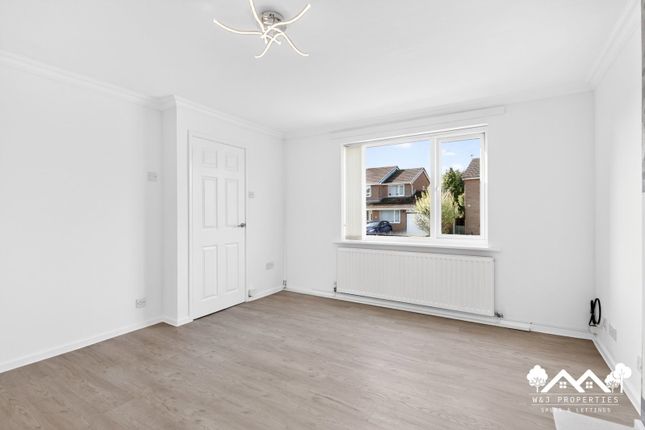 8, Ontario Close, Blackburn photo 4