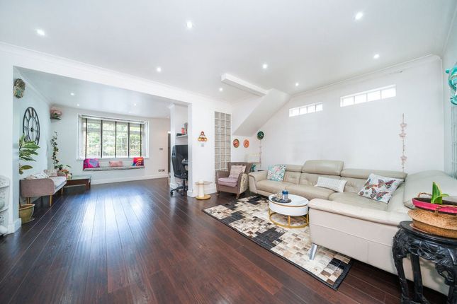 56, Langley Park Road, Iver photo 4