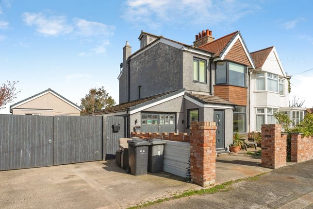 3-bed house on 4, Berwyn Crescent, Clwyd, £240,000