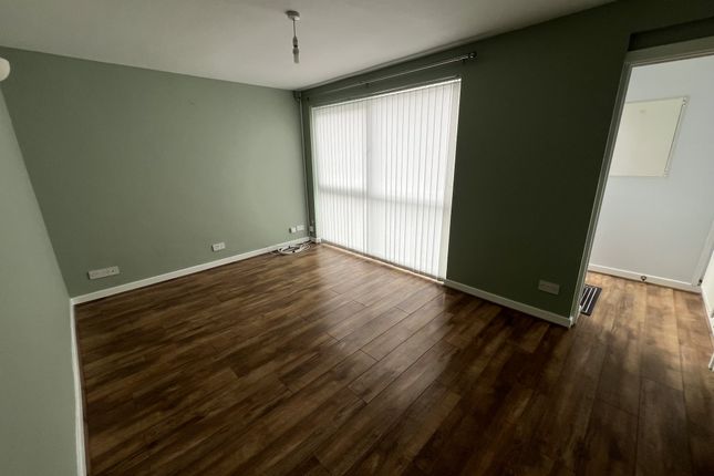 Myrddin Court, Carmarthen photo 4