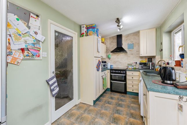 Langstone Close, Newton Abbot photo 4