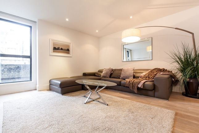 Flat 2, (14), Piazza Residences, Covent Garden photo 4