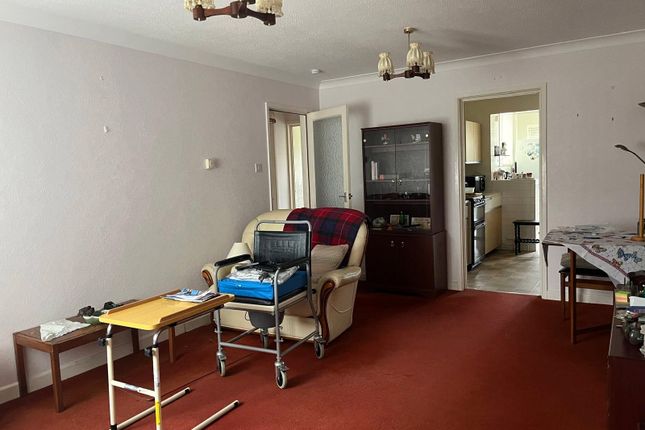 37, Kingsfield, Hampshire photo 2