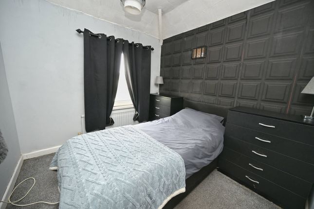 13, Cooper Road, Barnsley photo 5