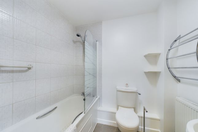 Cam01740G0-Pr0263-Still005