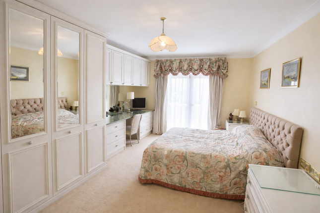 Flat 6, Eaton Court, Edgware photo 4