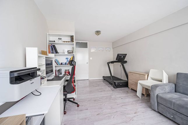 Maisonette for sale in Roberta Street, Bethnal Green, London