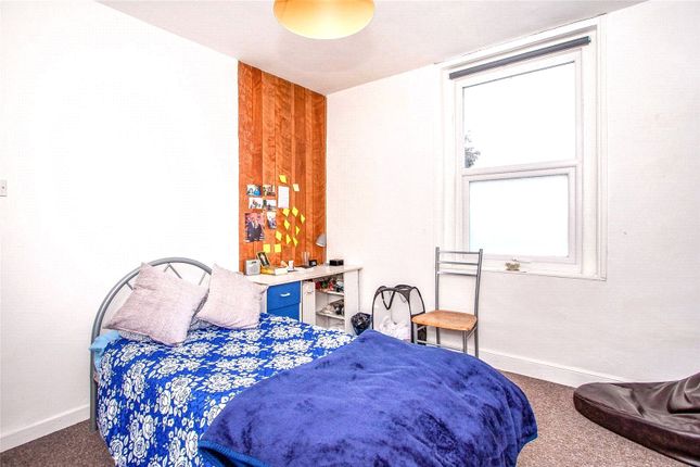 Room 4, 22, Caledonian Road, Bath photo 5