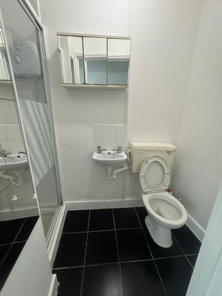 Flat to rent in Harrow Road, Wembley, Greater London