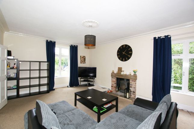 2 Brookside Cottages, Matlock photo 3