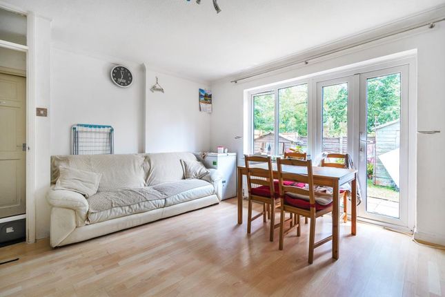 Thumbnail Flat to rent in Blewburton Walk, Bracknell