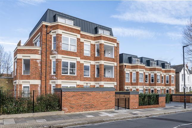 Flat for sale in The Rosemont, 9 Rosemont Road, London