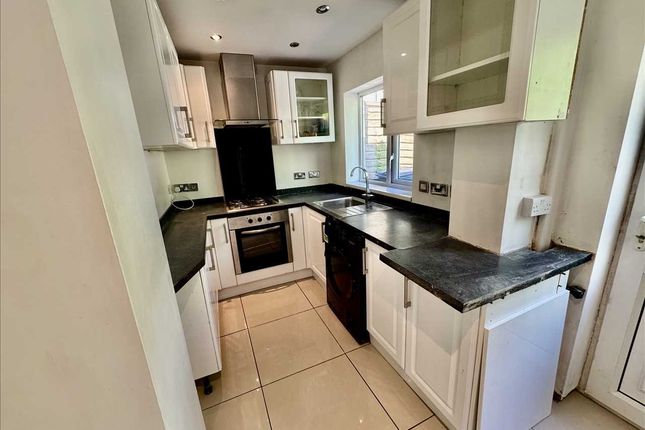8, Lawfred Avenue, Wednesfield photo 5