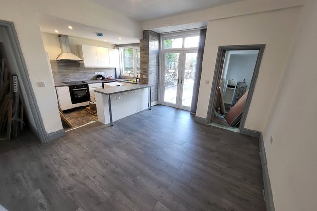 125, Corporation Road, Newport photo 3