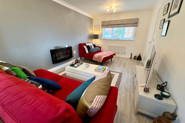 6, Harvey Close, Leicester photo 2