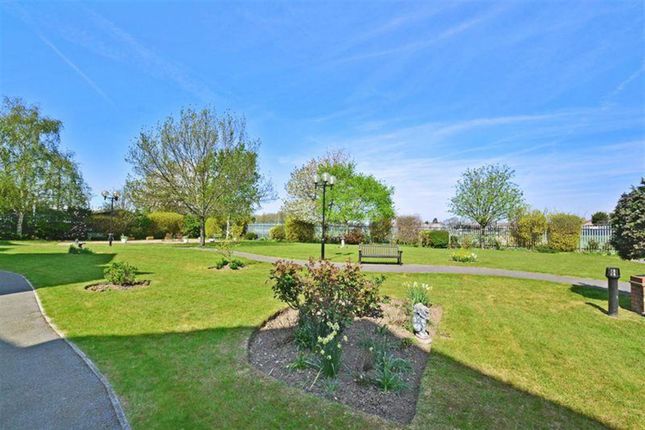Flat 70, Cromwell Lodge, Longbridge Road, Barking photo 2