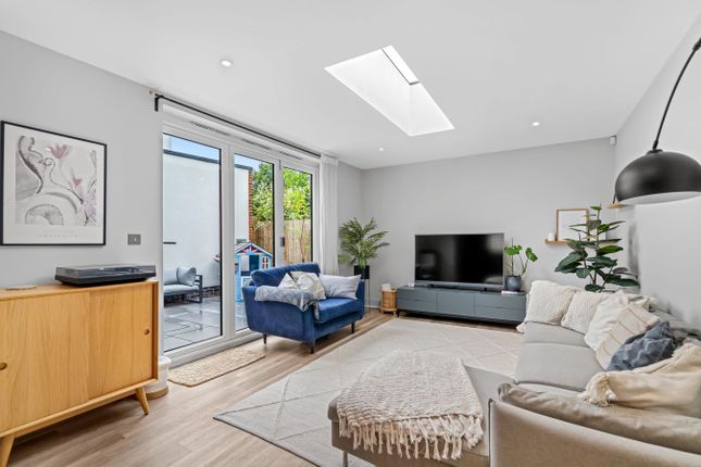 17, Wellesley Road, Cheltenham photo 2