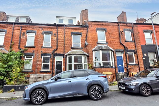 2-bed terraced on 49 Bayswater Crescent, Leeds, £45,000