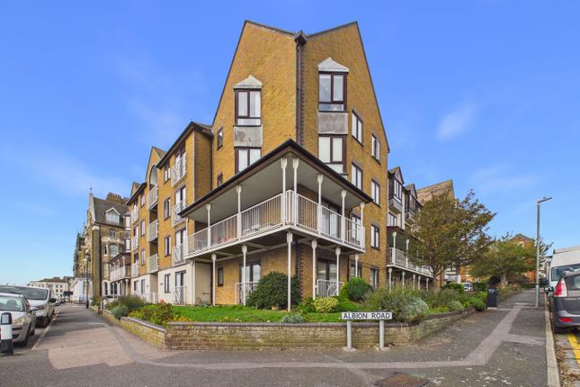 2-bed flat on 17 Victoria Parade, Ramsgate, £130,000