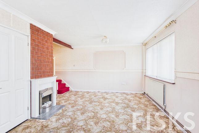 12, The Chilterns, Canvey Island photo 4