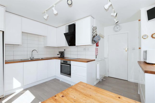 25, Southview Drive, Worthing photo 2