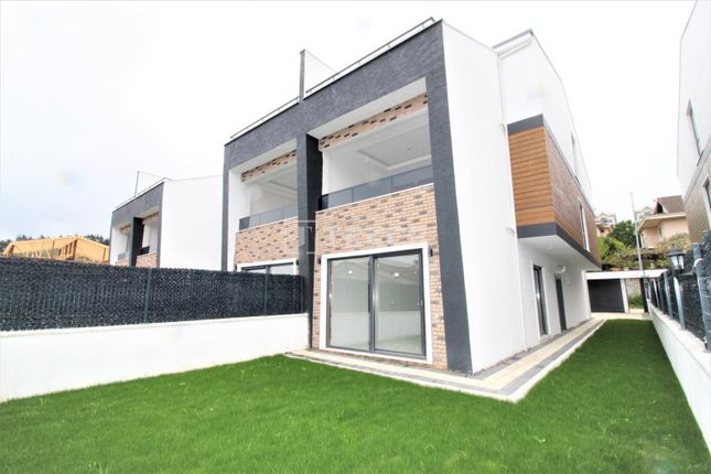 Semi-detached house for sale in Demirci, Nilüfer, Bursa, Türkiye