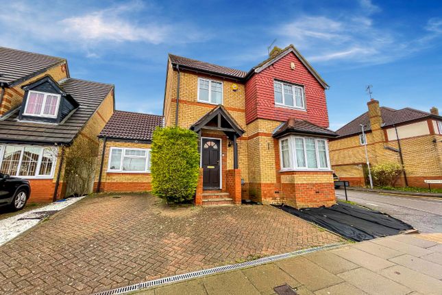 Detached house for sale in Riddy Lane, Luton, Bedfordshire