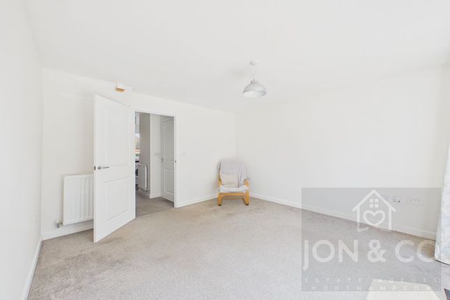 7, Waterfurrows Way, Northampton photo 4