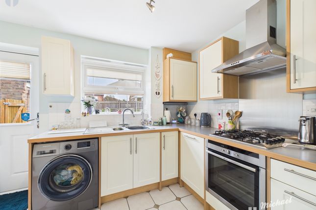 8 Cavendish Way, Aylesbury photo 4