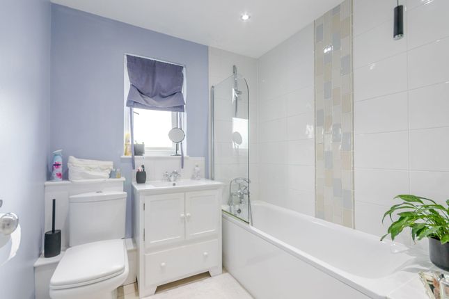 Sedley Grove, Uxbridge photo 4