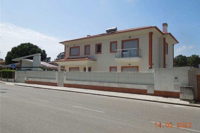 Thumbnail Chalet for sale in Seixal, Setúbal, Portugal