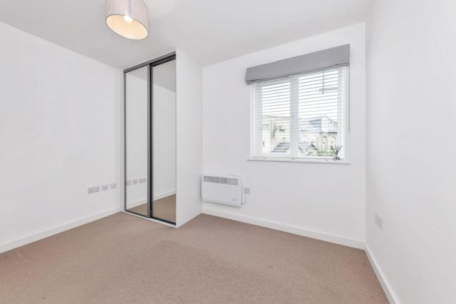 Flat for sale in Green Drift, Royston